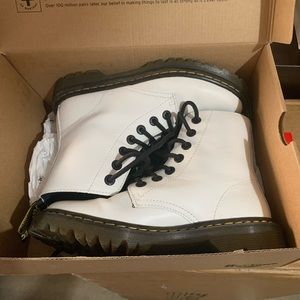 White dr martens